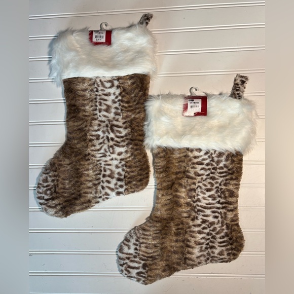 Animal print Christmas tree skirt 48 inches diam and 2 stockings Set New - Picture 5 of 6